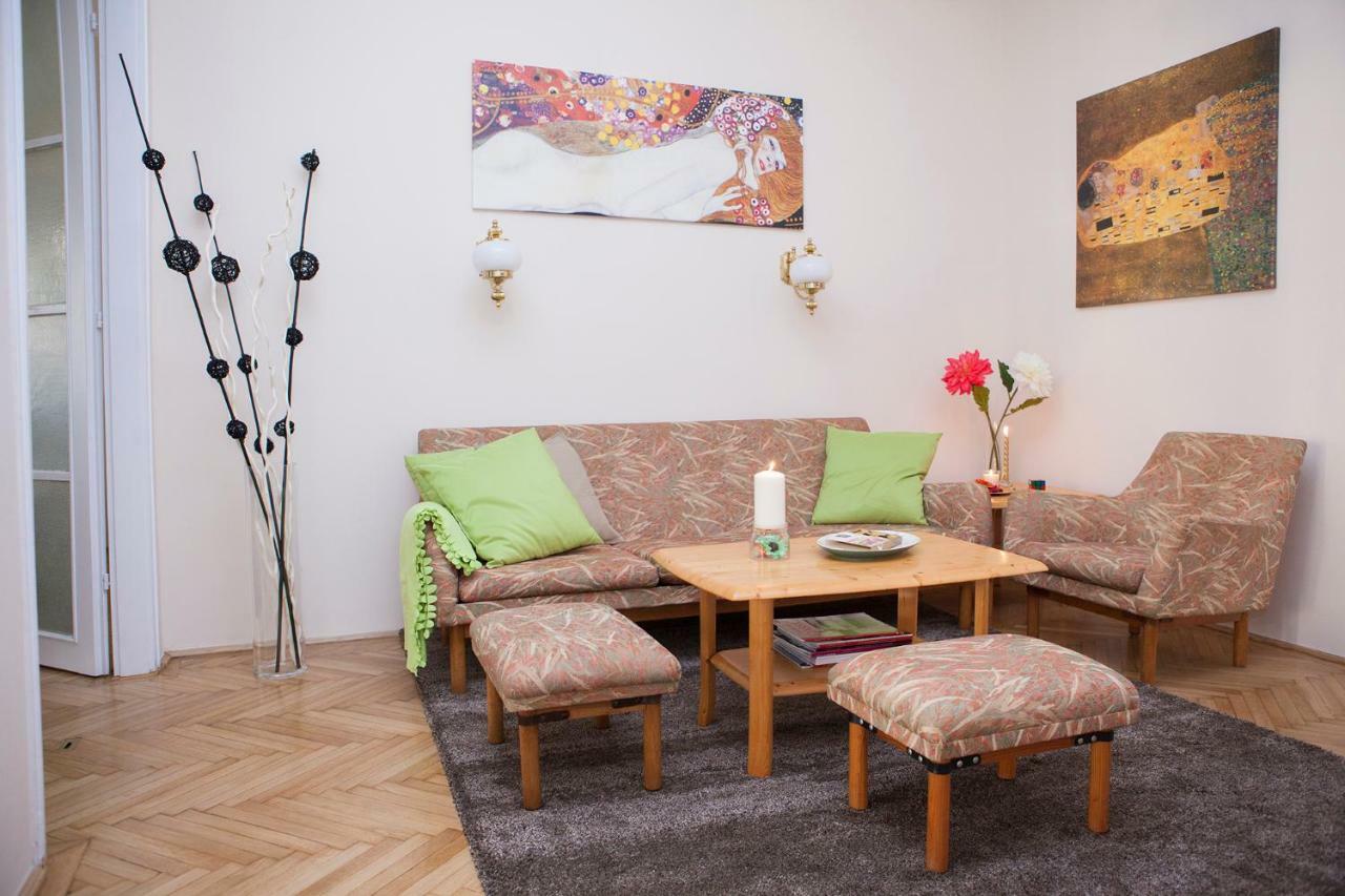 Synagogue View Apartment Budapest Esterno foto